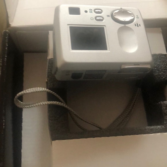 NEW Multi function digital camera - Picture 8 of 12